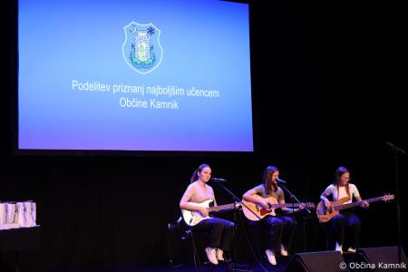 Župan je podelil priznanja in knjižne nagrade najboljšim učenkam, učencem, dijakinjam in dijakom (11)